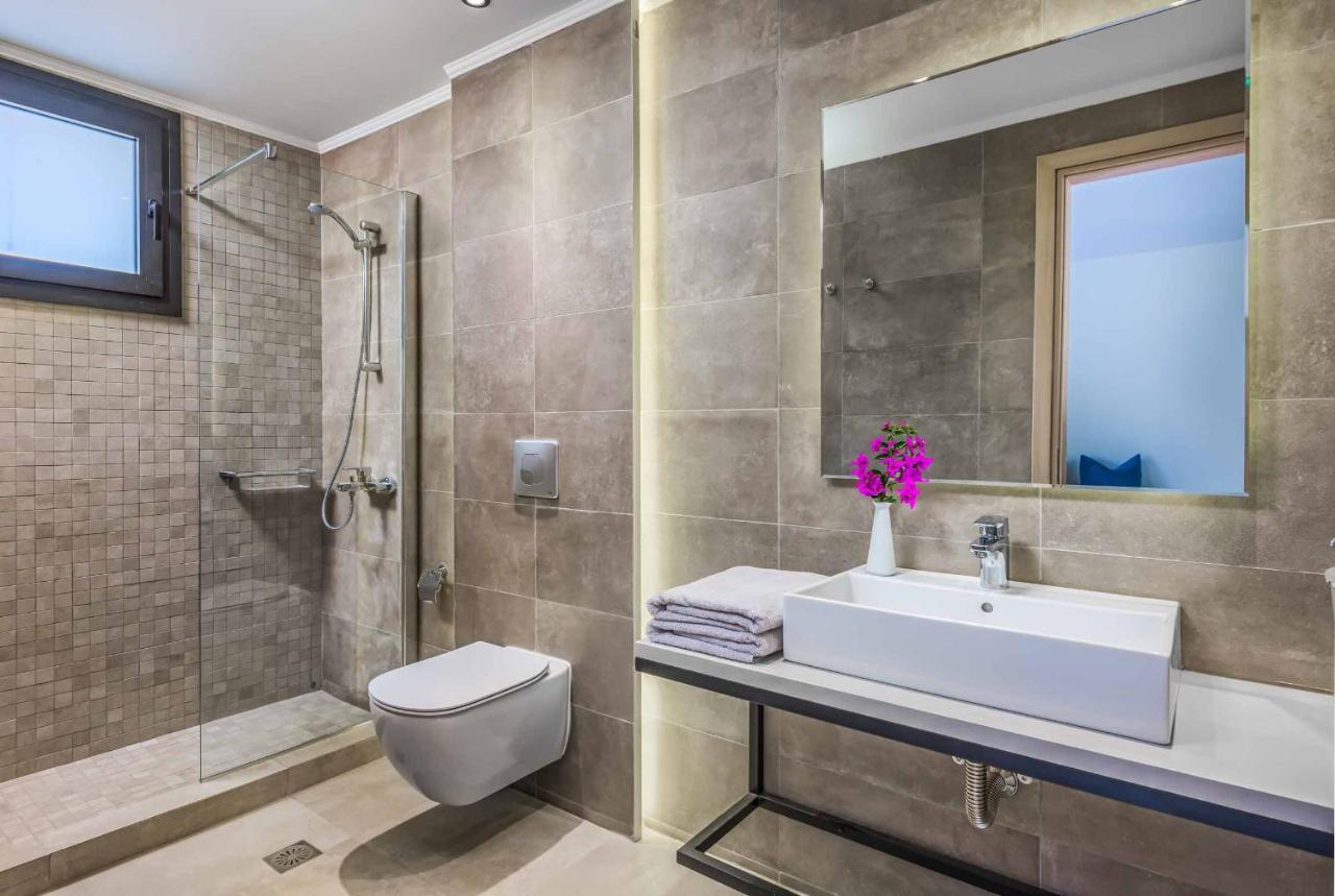 Lambis Harmonia Villa *